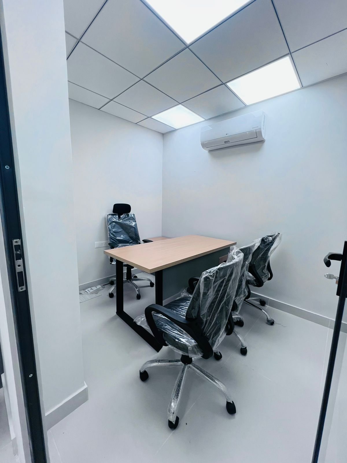 Modern Office Space 5